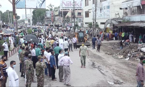 রংপুর মহানগরীর সিটিবাজারের সামনে উচ্ছেদ অভিযান