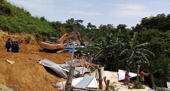 চট্টগ্রামে পাহাড় খেকোদের বিরুদ্ধে সাঁড়াশি অভিযান