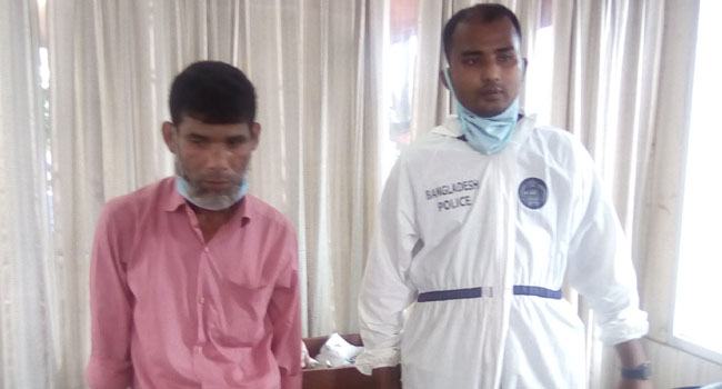 নীলফামারীতে ব্যাগ কাটা ছিনতাই চক্রের হোতা আটক
