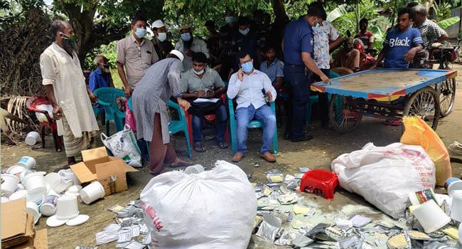 পুঠিয়ায় ফিস ফিডের ভেজাল কারখানা জব্দ