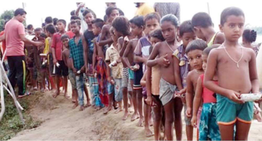 সোনারগাঁওয়ে চরাঞ্চলে শিশু খাদ্য ও ওষুধ বিতরণ