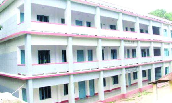 নামীদামি স্কুল কলেজ বিক্রির তালিকায়