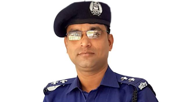 মাদক মামলা দিয়ে ফাঁসাতে গিয়ে নিজেই ফেঁসে গেলেন এসআই