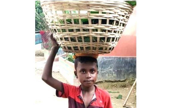 কচি হাতে বড় সংসারের হাল