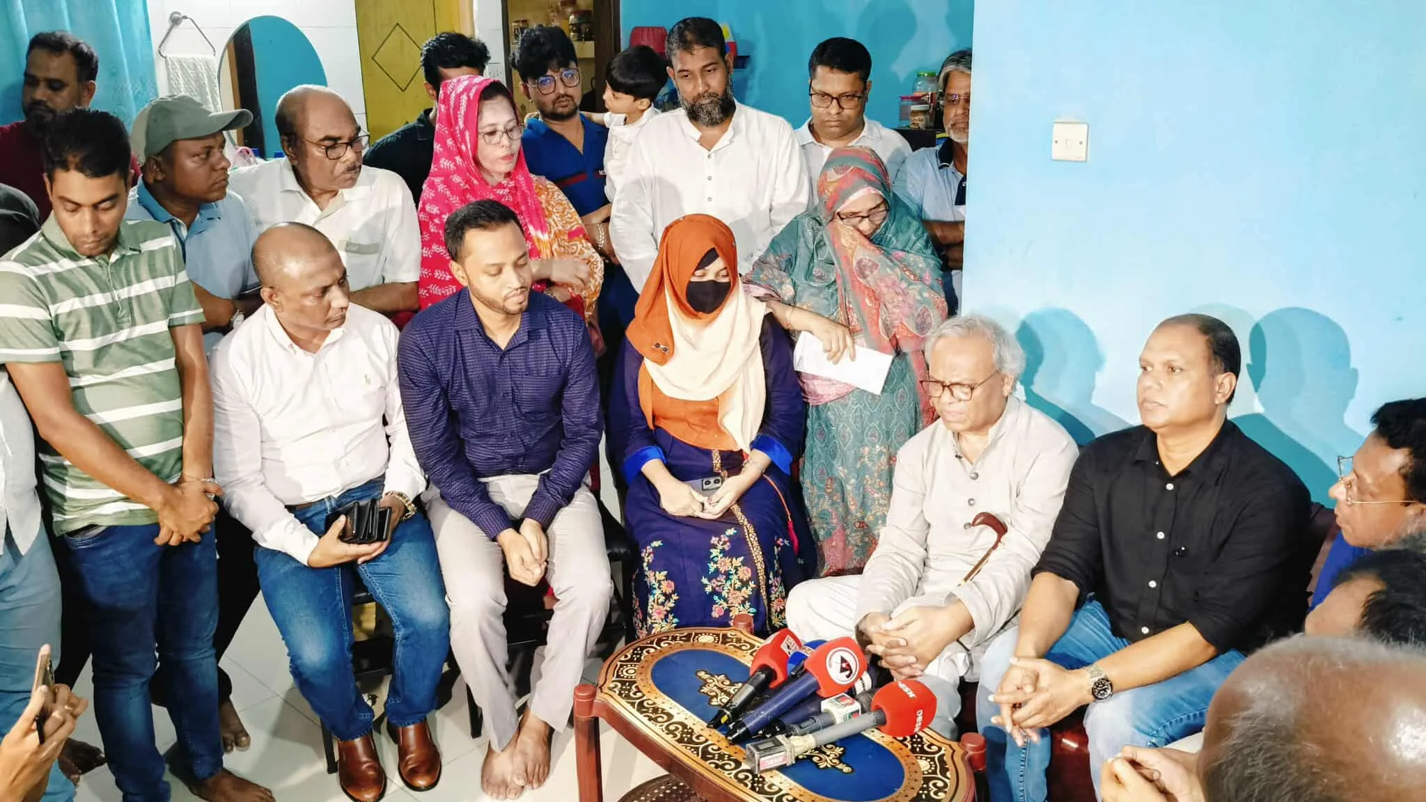 শহীদ মুত্তাকিনের অসুস্থ স্ত্রীর খোঁজ নিলেন তারেক রহমান