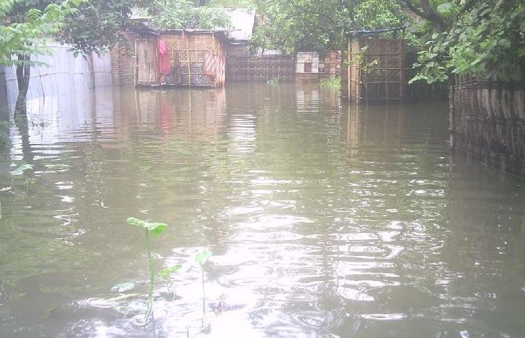 তিস্তায় পানি বৃদ্ধি : নীলফামারীর ১০ হাজার মানুষ বন্যা কবলিত