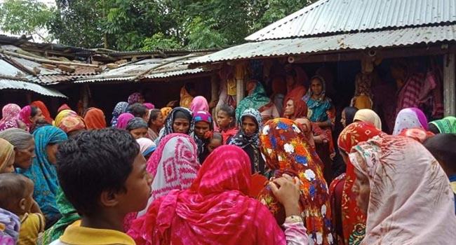 ঘুমন্ত অবস্থায় সাপের কামড়ে মৃত্যু