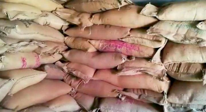 নোয়াখালীতে ৩০ মেট্রিক টন সরকারী গম আটক, গ্রেফতার ১