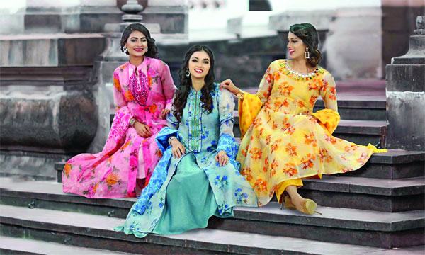 ঈদের পোশাক নিয়ে সেজেছে লা রিভ