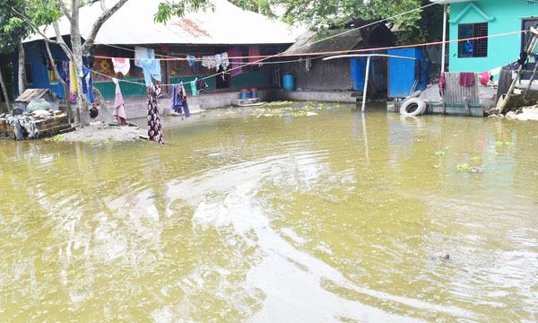 মিরসরাইয়ে ৪ শতাধিক পরিবার পানিবন্দি