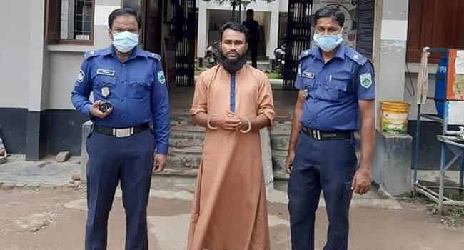 প্রধানমন্ত্রীকে নিয়ে কটুক্তি করায় শেরপুরে ইমাম আটক