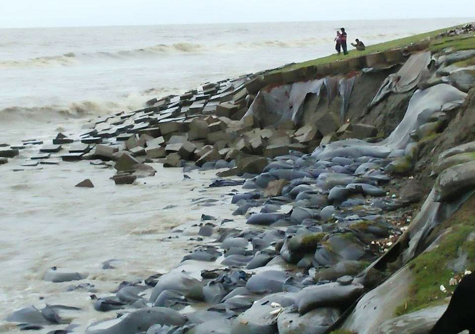 কুয়াকাটা সৈকতের গ্রোয়েন বাঁধ নির্মাণ জরুরি
