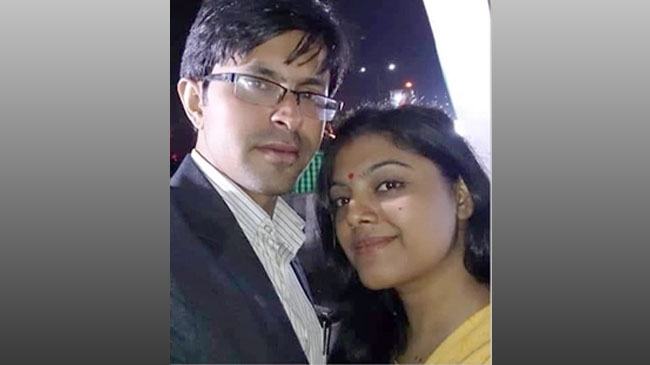 স্যানিটাইজার ঢালতে গিয়ে দগ্ধ চিকিৎসক দম্পতি, অবস্থা সঙ্কটাপন্ন