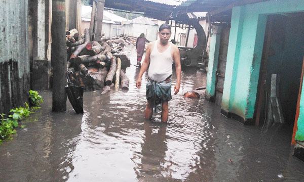 একটি ক্যানেলের কারণে জলাবদ্ধতা