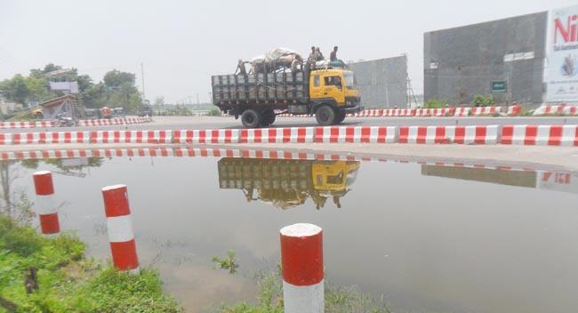 যমুনায় স্থিতিবস্থা, মহাসড়কের ওপরে পানি