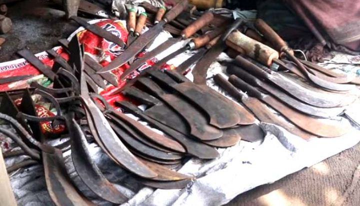 শায়েস্তাগঞ্জে কামার সম্প্রদায়ের ব্যস্ত সময় যাচ্ছে!
