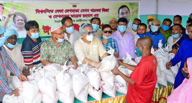বগুড়ায় ভিপি সাইফুলের উদ্যোগে ঈদ উপহার বিতরণ
