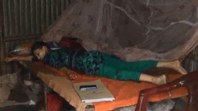 বেতনের টাকার জন্য স্ত্রীকে গলা কেটে হত্যা, স্বামী পলাতক