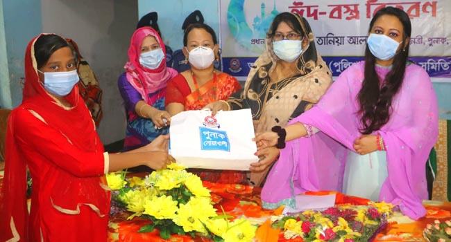 নোয়াখালীতে এতিম শিশুদের জন্য পুনাক’র ঈদ উপহার