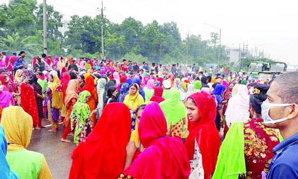 গাজীপুরে শ্রমিক বিক্ষোভ অবরোধ, ভাঙচুর
