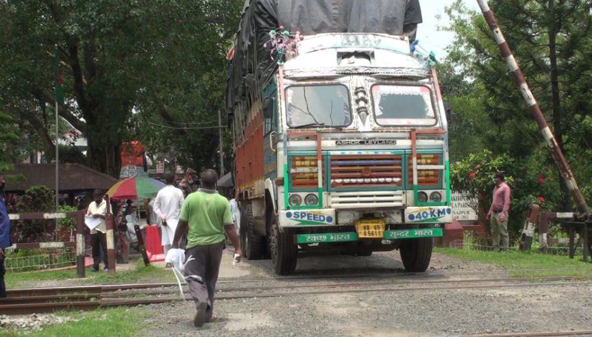 হিলি স্থলবন্দরে ৫ দিনের ছুটি