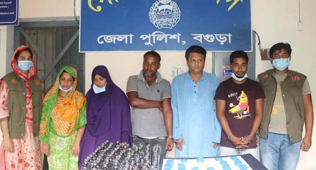 বগুড়ায় দুই নারী মাদক কারবারিসহ চারজন আটক