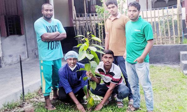 সঠিক স্থানে গাছ লাগাতে এইচবিএফের জনসচেতনতা ও বৃক্ষরোপণ