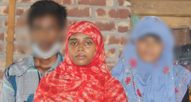 বিয়ের দাবি নিয়ে দুই সন্তানসহ প্রেমিকের বাড়িতে নারী