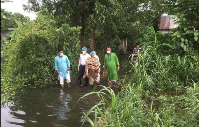 নারায়ণগঞ্জে ঢুকে পড়েছে বন্যার পানি, ধসে গেছে ভবন
