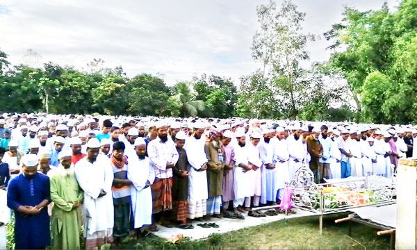 স্বজনদের আহাজারির মাঝে নিহতদের দাফন সম্পন্ন