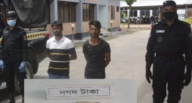 সোনারগাঁওয়ে পরিবহনে চাঁদাবাজিকালে দুই চাঁদাবাজ আটক