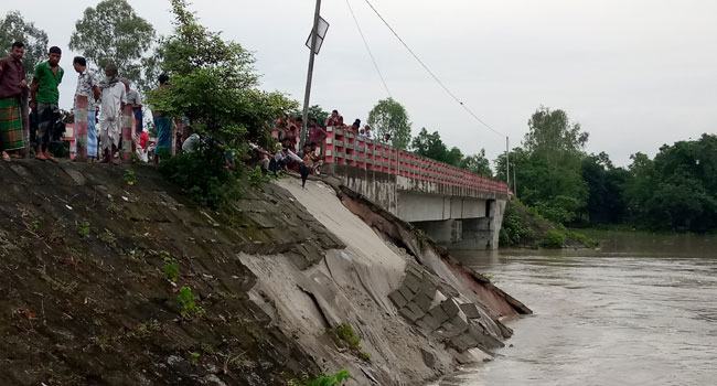 শেখ হাসিনা তিস্তা সেতুর সংযোগ সড়কেও ভাঙ্গন