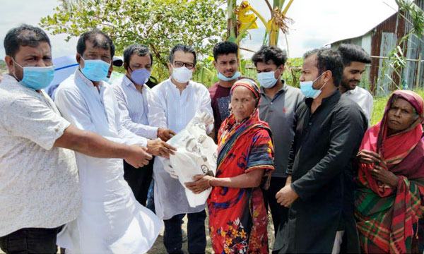 ফরিদপুরে যুবলীগের বৃক্ষরোপণ ও বন্যার্তদের মাঝে খাদ্য সহায়তা প্রদান