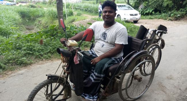 পঙ্গুত্ব কেড়ে নিলো বাবলু’র স্বপ্ন