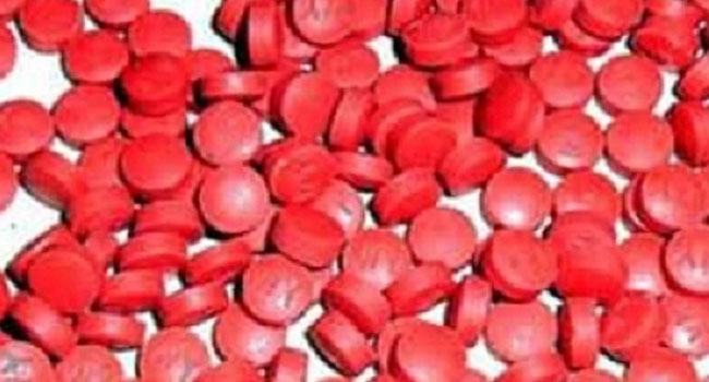সংসদ উপনেতার বাড়িতে থেকে ইয়াবা ব্যবসা!