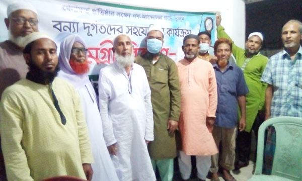 পীরগাছায় খেলাফত মজলিসের ত্রাণ বিতরণ