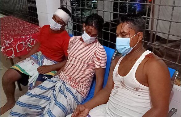 যৌতুক না দেয়ায় ৩ ভাইকে কোপালেন বোন জামাই