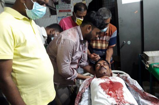 হাতুড়ি দিয়ে সাবেক এমপি’র ছেলের মাথা থেঁতলে দিলো আ’লীগ কর্মীরা