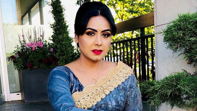 প্রবাস থেকে মায়ের জন্য দোয়া চাইলেন তামান্না