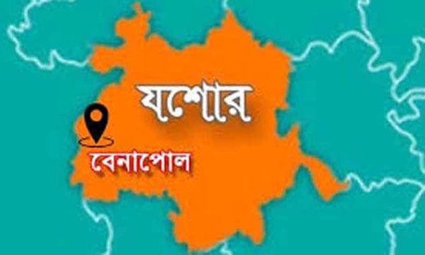 বেনাপোল সীমান্ত থেকে ১১টি পিস্তল, গুলি, ম্যাগজিন ও গাঁজাসহ আটক ২