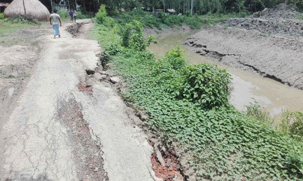 এক বছরেও সংস্কার হয়নি শহীদ আবুল বশর সড়ক