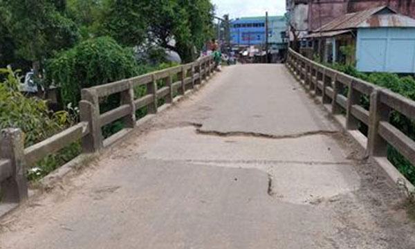 শায়েস্তাগঞ্জে জরাজীর্ণ সেতু, ঝুঁকিপূর্ণ চলাচল