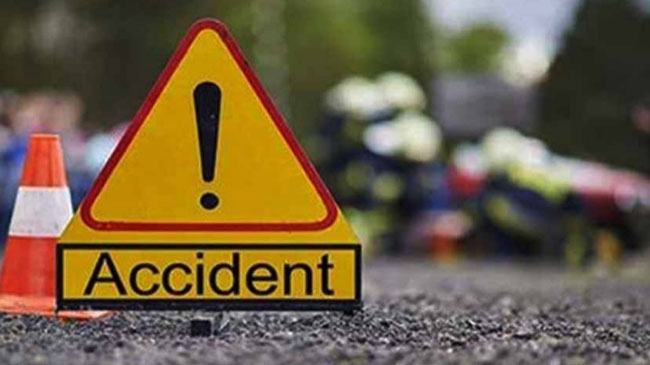 বরিশালে কাভার্ডভ্যানের চাপায় একই পরিবারের ৫ জনসহ নিহত ৬