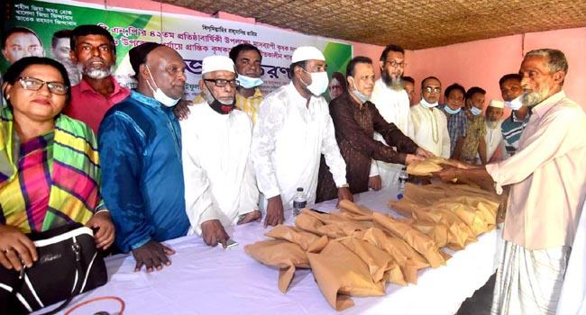 বগুড়ায় কৃষকদলের উদ্যোগে সবজি বীজ বিতরণ