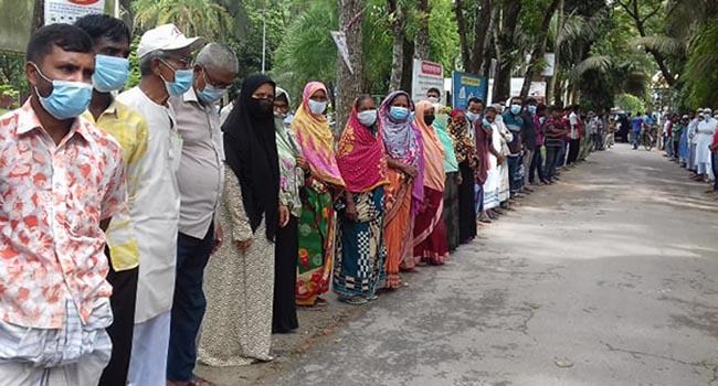 ঘোড়াঘাটের ইউএনওর হামলার প্রতিবাদে মুক্তিযোদ্ধাদের প্রতিবাদ সমাবেশ