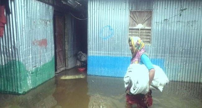 ফুলবাড়িতে আবারো বন্যা, পানিবন্দী হাজারো পরিবার