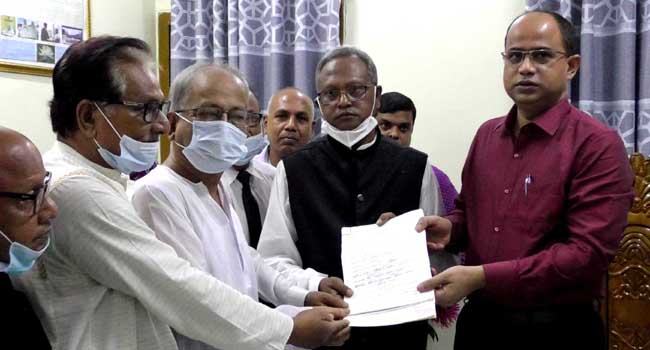 গোপালগঞ্জে সাংবাদিকদের মাঝে প্রধানমন্ত্রীর আর্থিক সহায়তার চেক বিতরণ