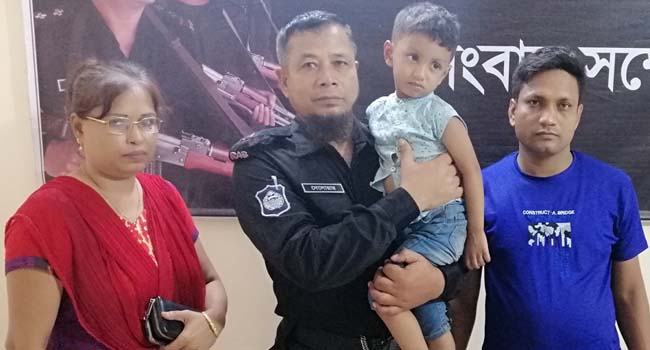 গাজীপুরে মুমুর্ষ অবস্থায় অপহৃত শিশু উদ্ধার, অপহরণকারী আটক