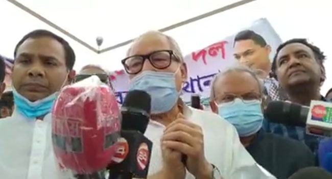 খালেদা জিয়ার অসুস্থতা চিকিৎসার বিষয়, রাজনৈতিক না : নজরুল ইসলাম