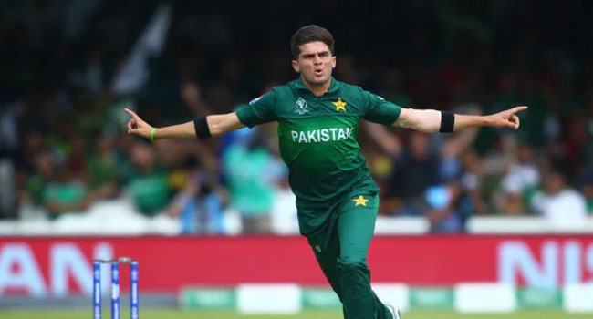 টানা চার বলে চার বোল্ড করে ইতিহাসের পাতায় আফ্রিদি